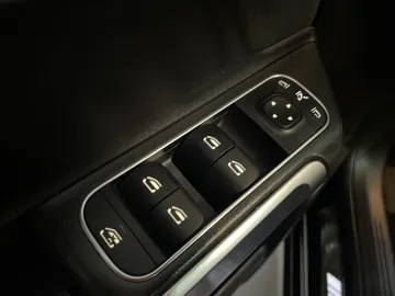 2021 Mercedes-Benz GLB - image 27