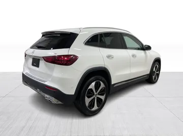 2024 Mercedes-Benz GLA - image 15
