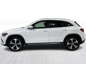 2024 Mercedes-Benz GLA - image 11