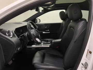 2024 Mercedes-Benz GLA - image 3