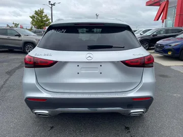 2021 Mercedes-Benz GLA - image 6