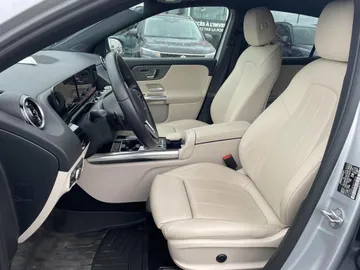 2021 Mercedes-Benz GLA - image 8