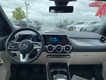2021 Mercedes-Benz GLA - image 9