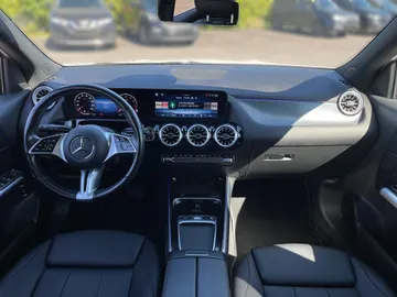 2024 Mercedes-Benz GLA - image 4
