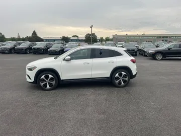 2024 Mercedes-Benz GLA - image 4