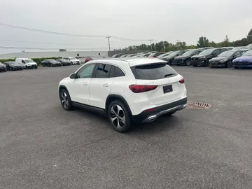 2024 Mercedes-Benz GLA - image 6