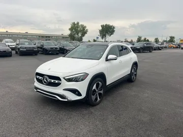 2024 Mercedes-Benz GLA - image 3