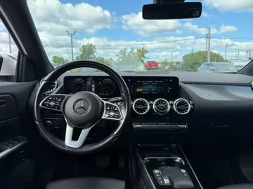 2023 Mercedes-Benz GLA - image 9