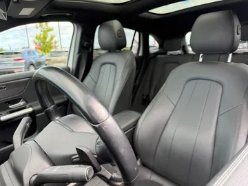 2023 Mercedes-Benz GLA - image 8