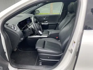 2024 Mercedes-Benz GLA - image 8