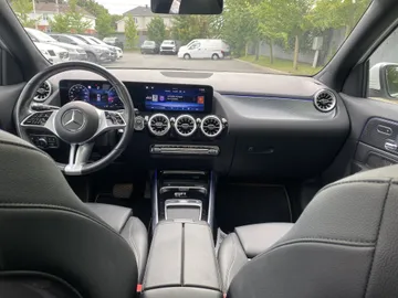2024 Mercedes-Benz GLA - image 9