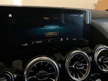 2022 Mercedes-Benz GLA - image 26