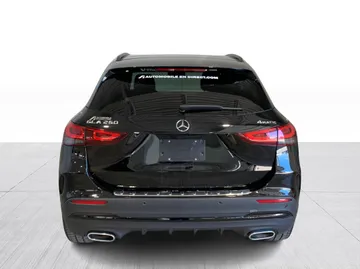 2022 Mercedes-Benz GLA - image 11