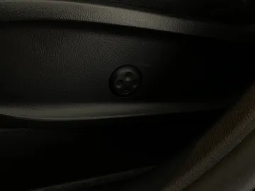 2022 Mercedes-Benz GLA - image 25