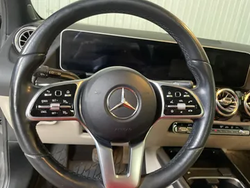 2021 Mercedes-Benz GLA - image 18