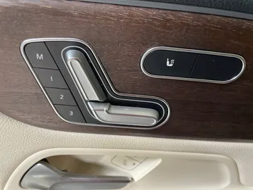 2021 Mercedes-Benz GLA - image 21