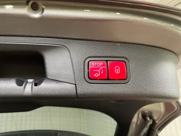 2021 Mercedes-Benz GLA - image 23