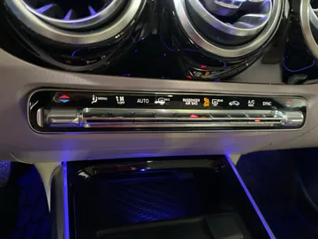 2021 Mercedes-Benz GLA - image 25