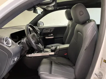 2023 Mercedes-Benz EQB - image 3