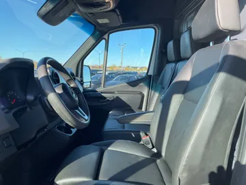 2022 Mercedes-Benz Sprinter Cargo Van - image 3