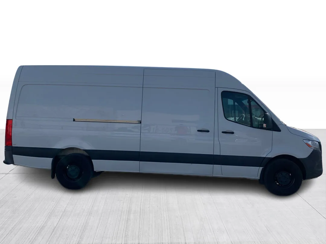 2022 Mercedes-Benz Sprinter Cargo Van — photo 2