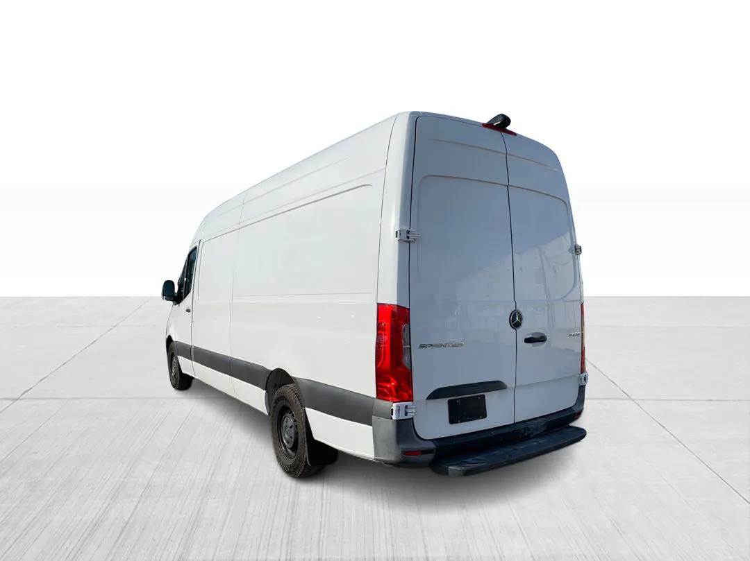 2022 Mercedes-Benz Sprinter Cargo Van — photo 8