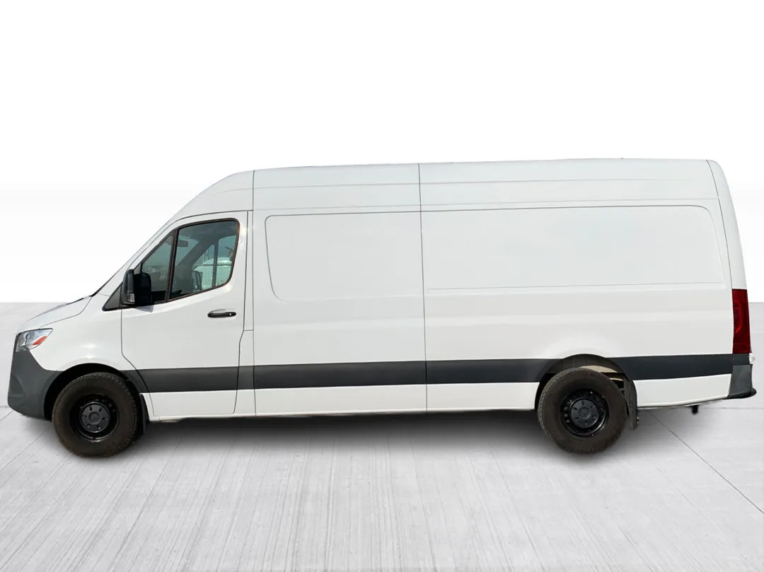 2022 Mercedes-Benz Sprinter Cargo Van — photo 7