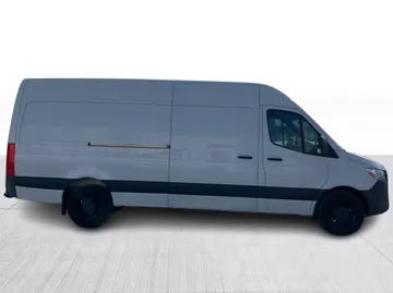 2022 Mercedes-Benz Sprinter Cargo Van - image 2