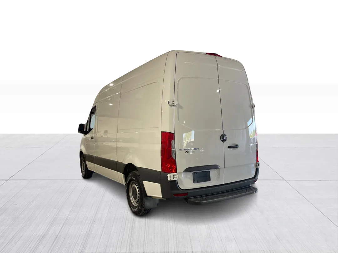 2024 Mercedes-Benz Sprinter Crew Van — photo 7