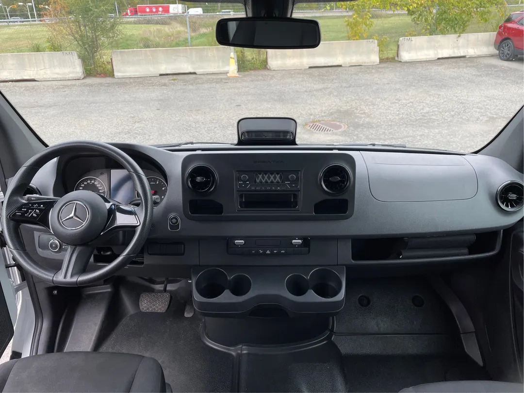 Mercedes-Benz Sprinter Cargo Van 2025 à vendre - photo 4
