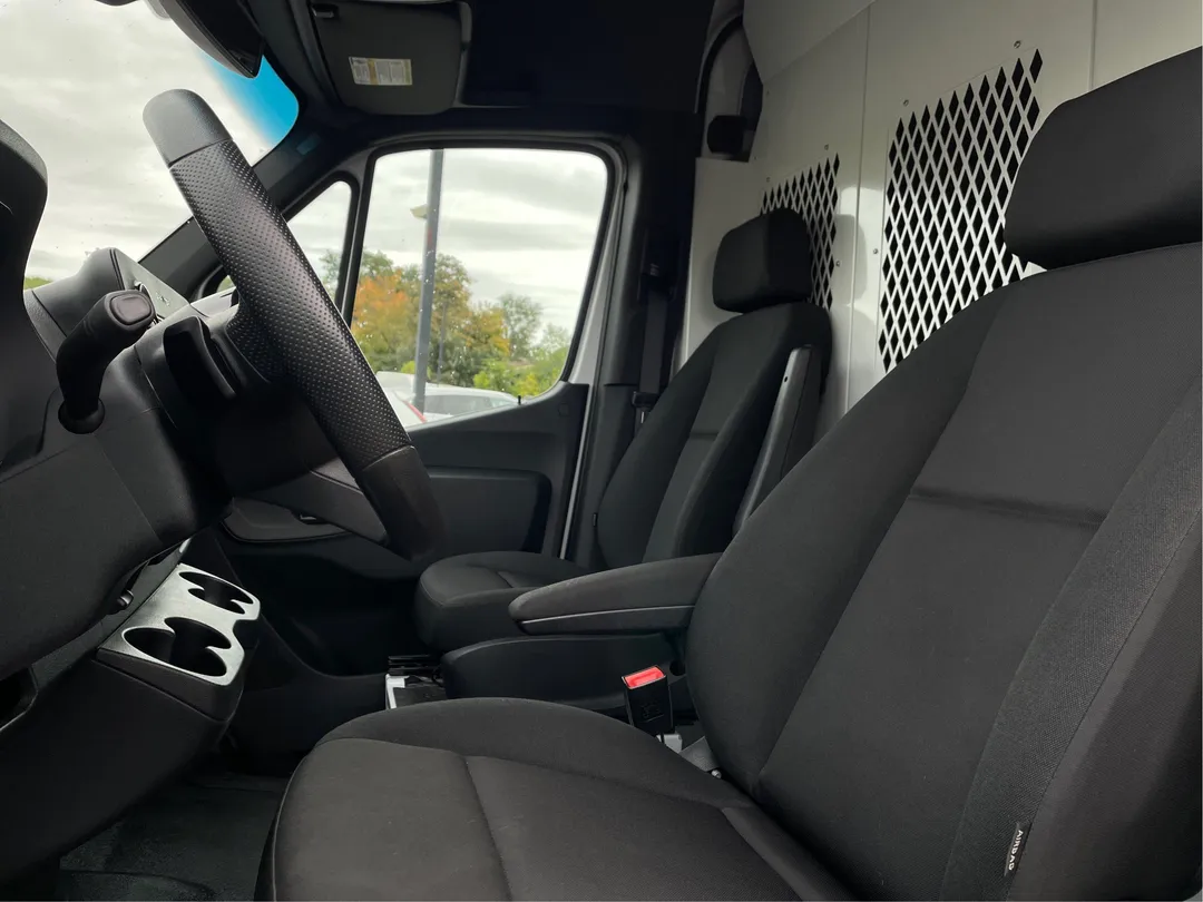 Mercedes-Benz Sprinter Cargo Van 2025 à vendre - photo 3