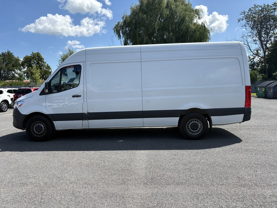 Mercedes-Benz Sprinter Cargo Van 2024 à vendre - photo 4