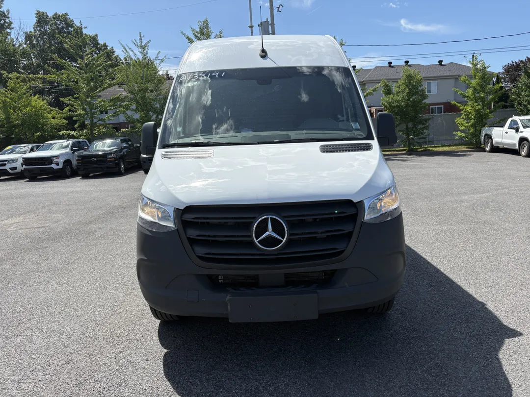 Mercedes-Benz Sprinter Cargo Van 2024 à vendre - photo 2