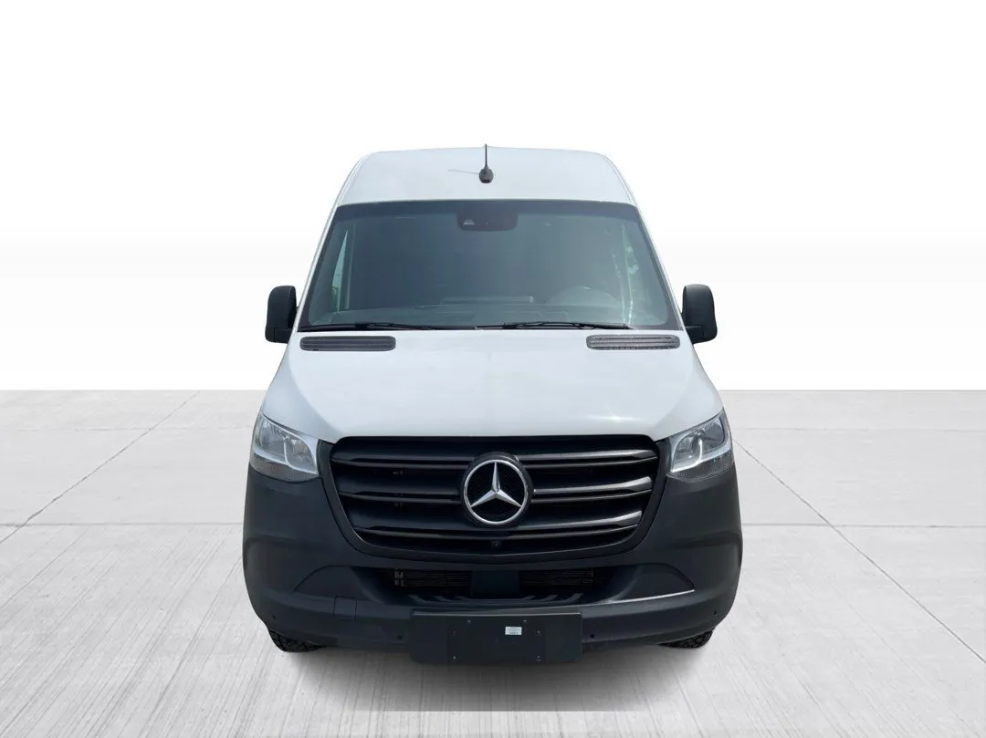 2024 Mercedes-Benz Sprinter Cargo Van — photo 3