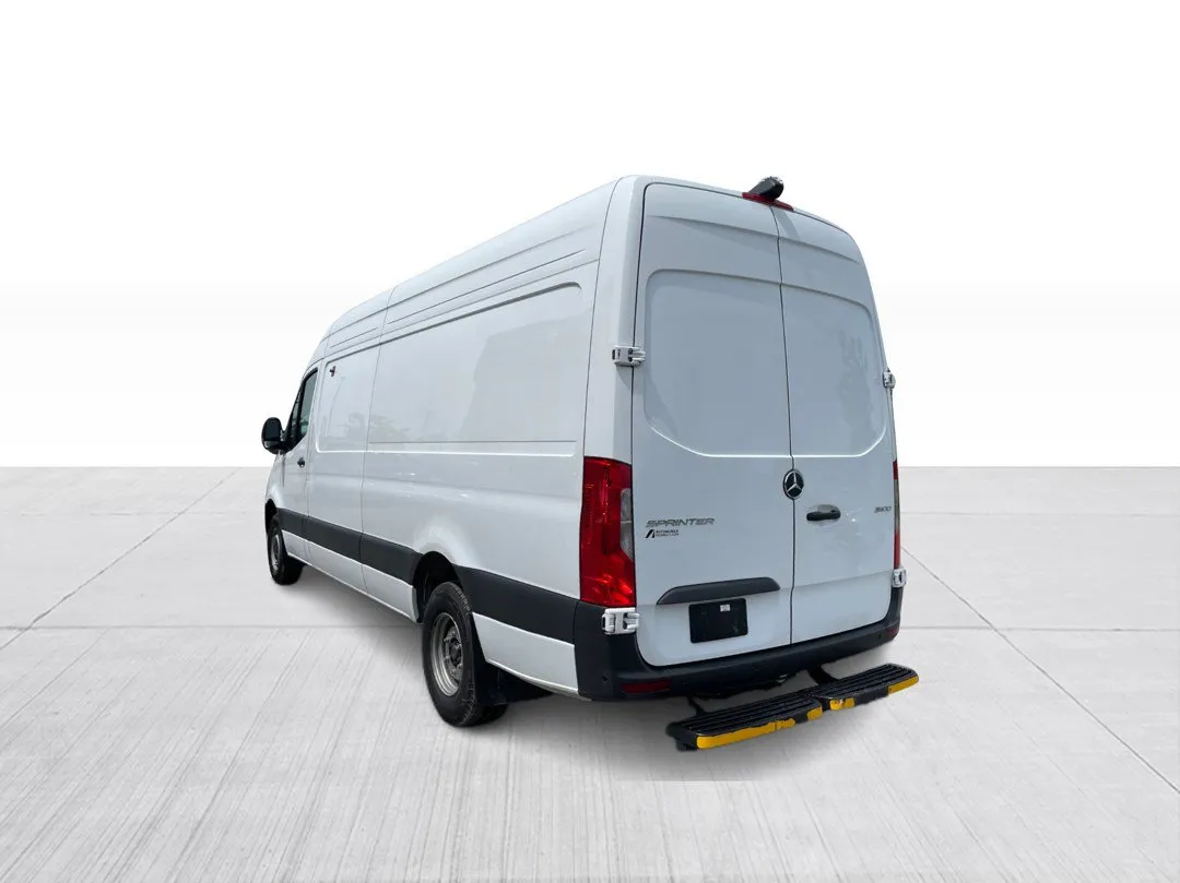 2024 Mercedes-Benz Sprinter Cargo Van — photo 6