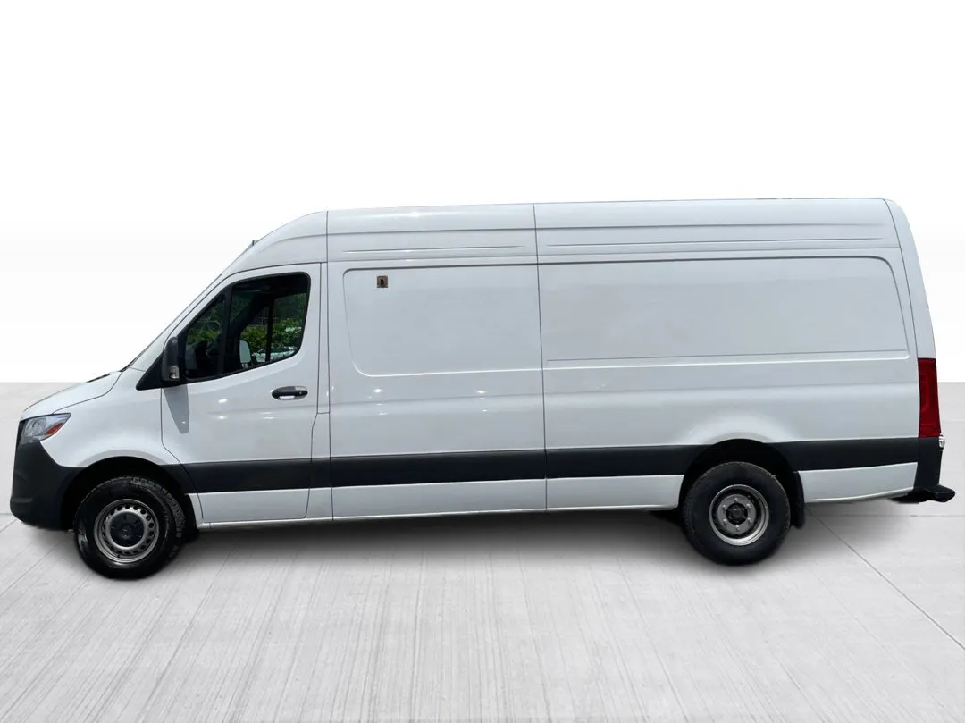 2024 Mercedes-Benz Sprinter Cargo Van — photo 5