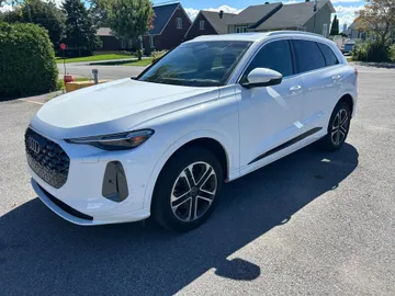 2025 Audi Q5 - image 3