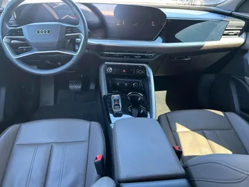 2025 Audi Q5 - image 9