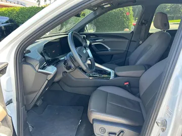2025 Audi Q5 - image 8
