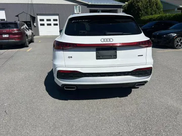 2025 Audi Q5 - image 4