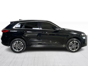 2025 Audi Q5 - image 2