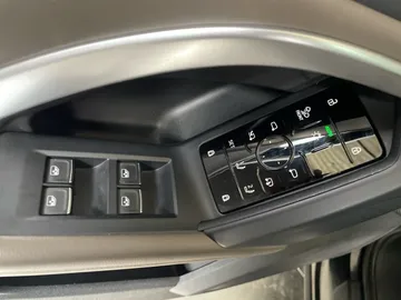 2025 Audi Q5 - image 27