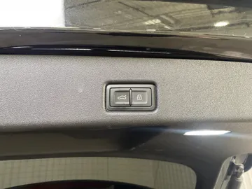 2025 Audi Q5 - image 21