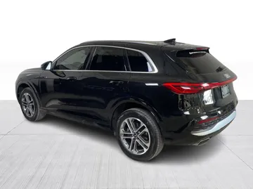 2025 Audi Q5 - image 12