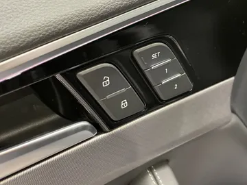 2023 Audi A4 allroad - image 20