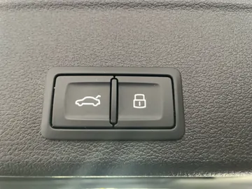 2023 Audi A4 allroad - image 22