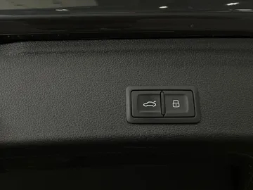 2020 Audi A4 allroad - image 36