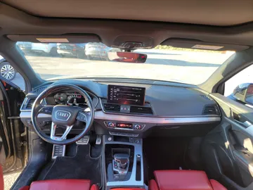 2021 Audi SQ5 - image 8