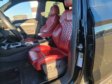 2021 Audi SQ5 - image 7