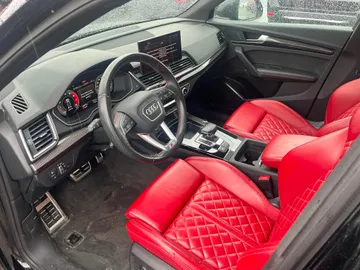 2023 Audi SQ5 - image 8